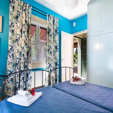 Willa 6 Bedroom Luxury Above Ai Helis Beach