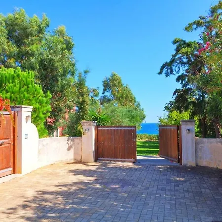 Willa 6 Bedroom Luxury Above Ai Helis Beach Argostoli (Kefalonia)